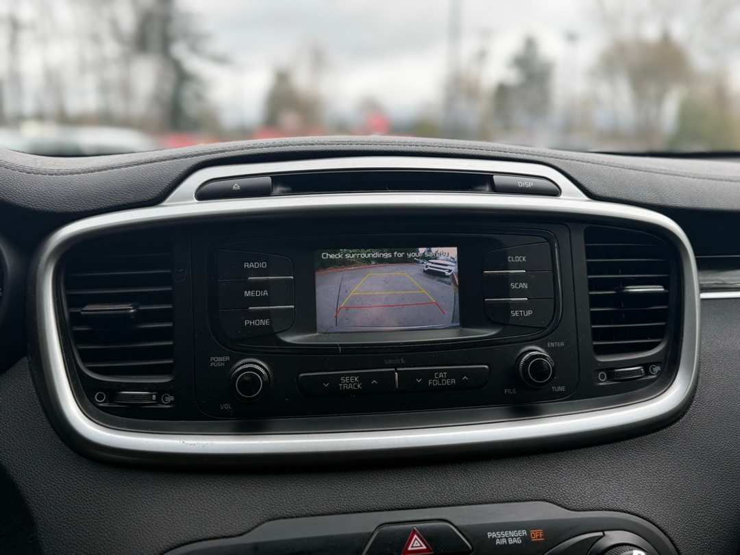 2017 Kia Sorento LX - Image 31