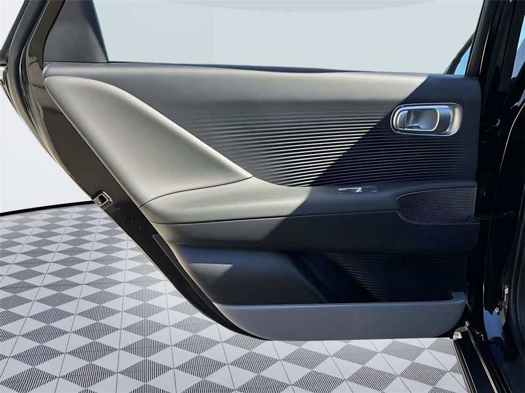 2025 Hyundai Ioniq 6 SEL - Image 26