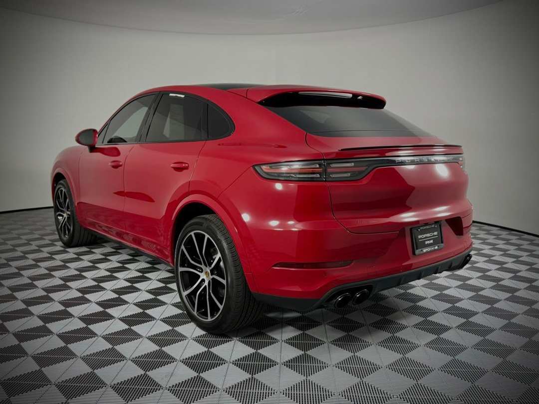 2023 Porsche Cayenne - Image 3