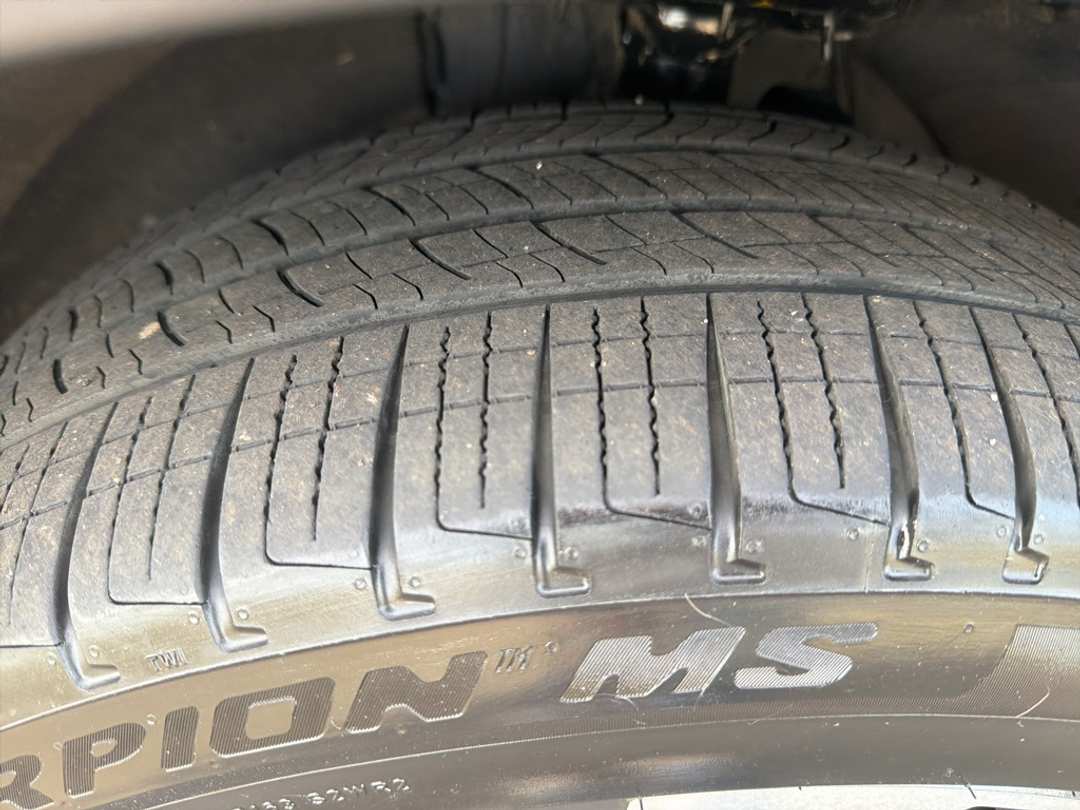 2025 Hyundai Santa Fe Limited - Image 10