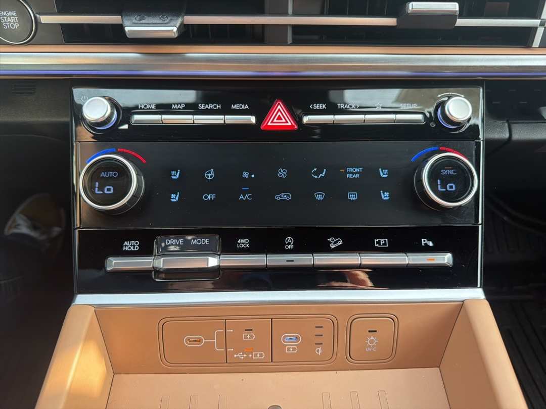 2025 Hyundai Santa Fe Limited - Image 37