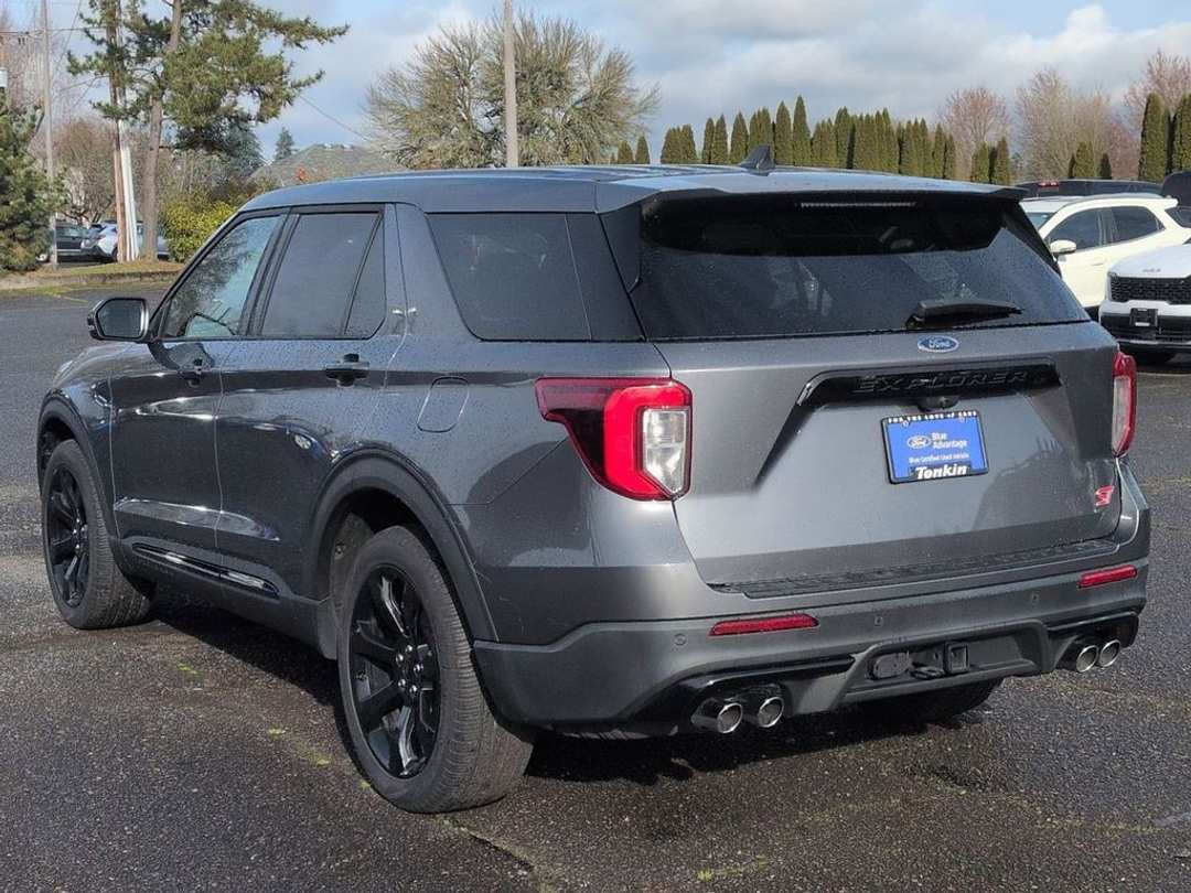 2022 Ford Explorer ST - Image 3