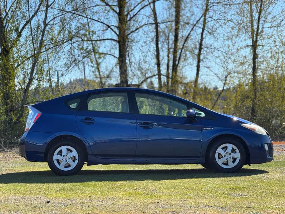 2010 Toyota Prius I - Image 2