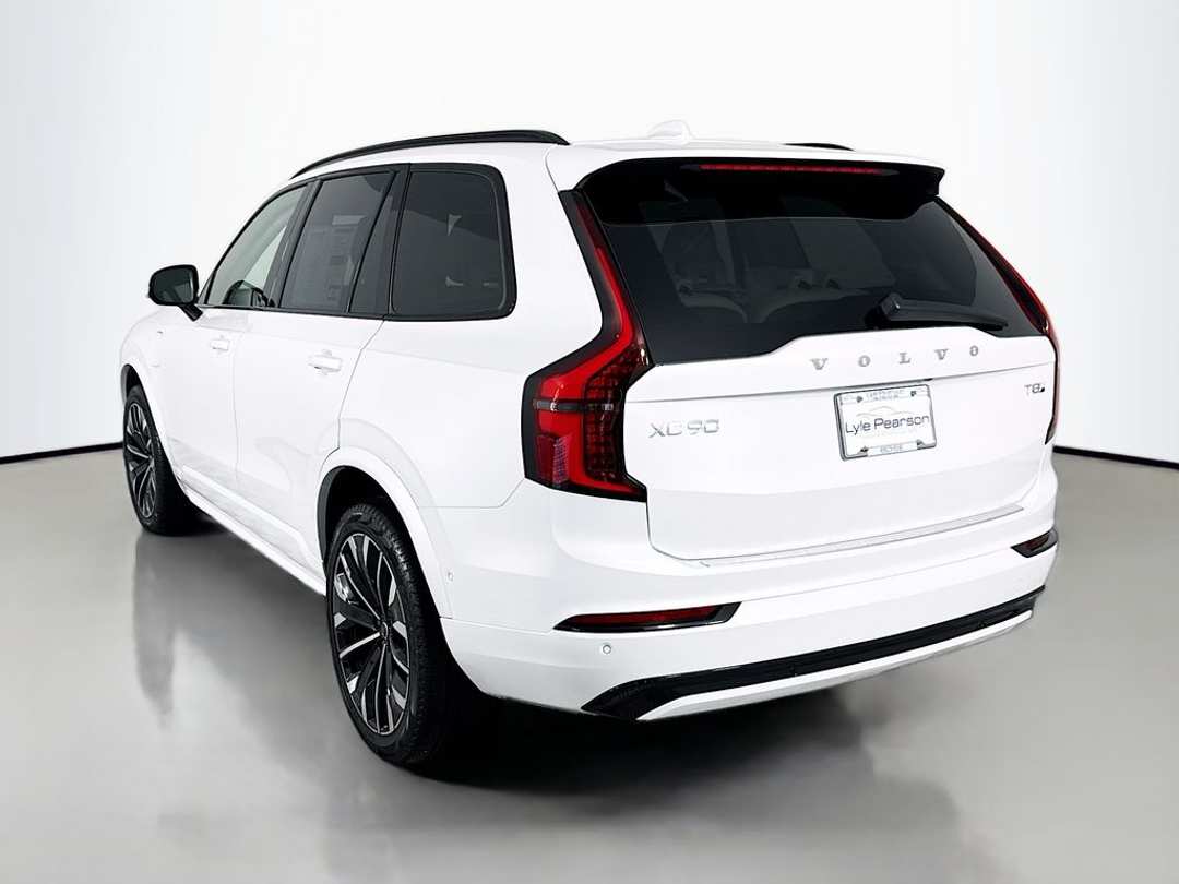 2026 Volvo Xc90 T8 Ultra - Image 3