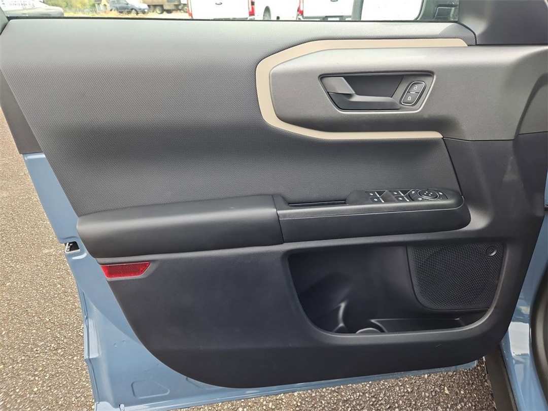 2025 Ford Bronco Sport Big Bend - Image 9