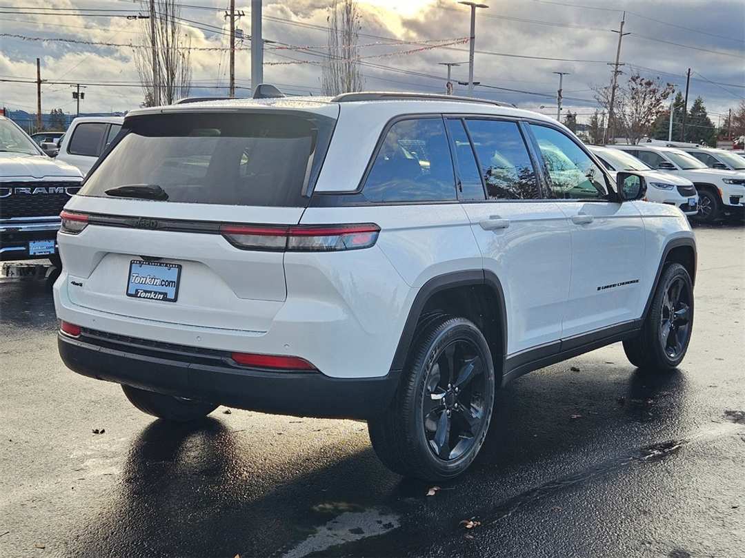 2025 Jeep Grand Cherokee Altitude X - Image 6