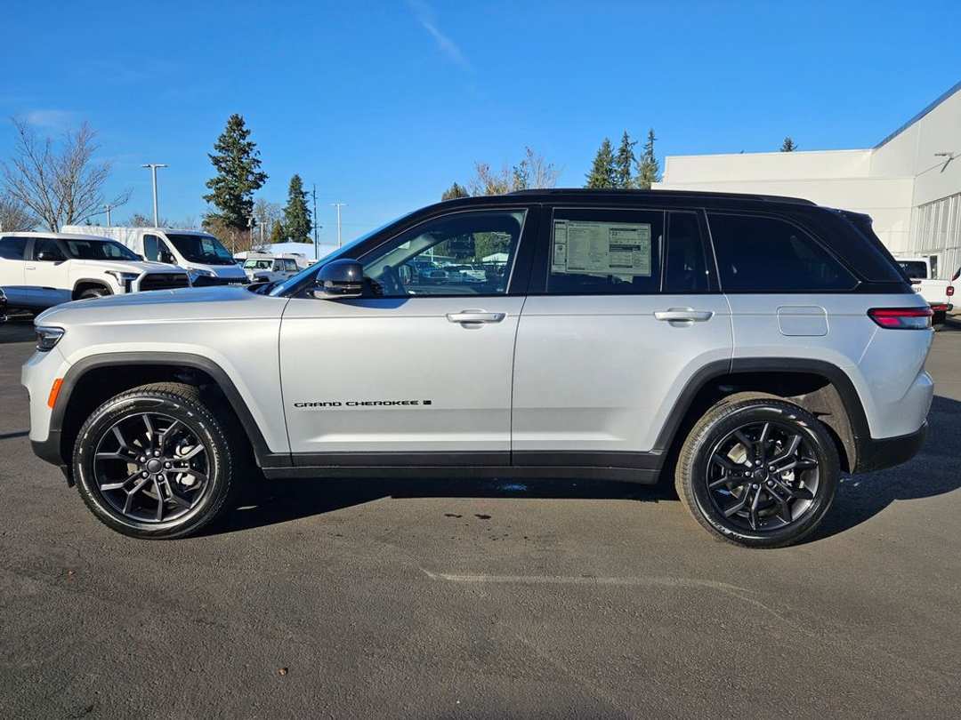 2025 Jeep Grand Cherokee Limited - Image 3