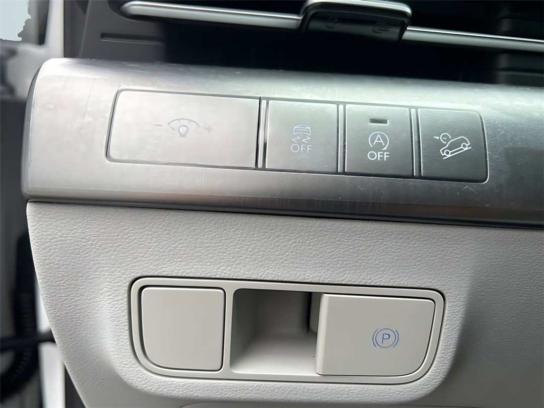 2026 Hyundai Kona SE - Image 18