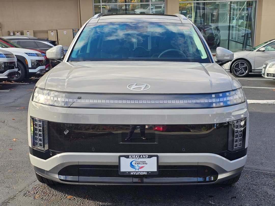 2026 Hyundai Ioniq 9 Performance Calligraphy - Image 2