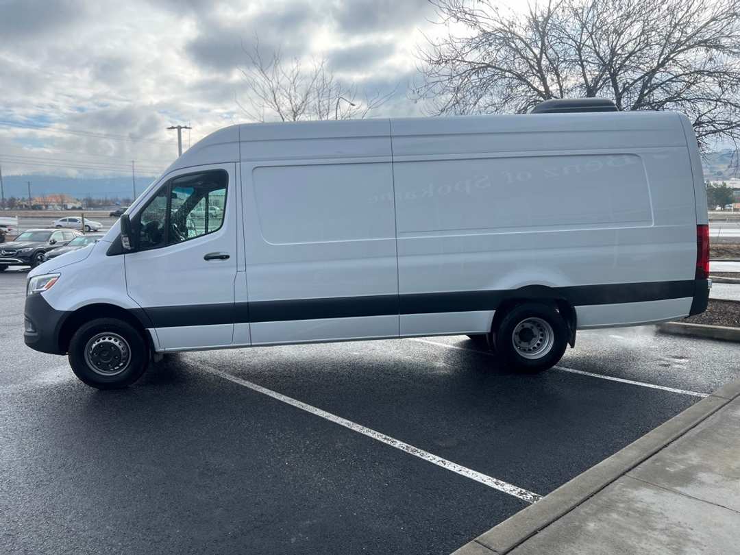2024 Mercedes-Benz Sprinter 3500 Cargo 170 WB - Image 5
