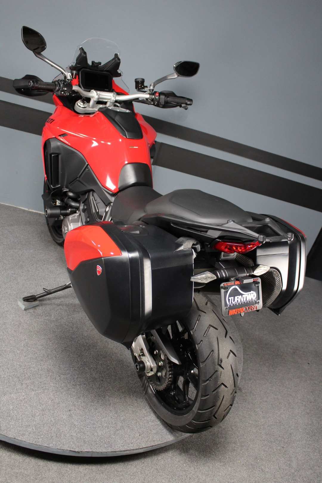 2022 Ducati Multistrada V4 S Travel & Radar - Image 3