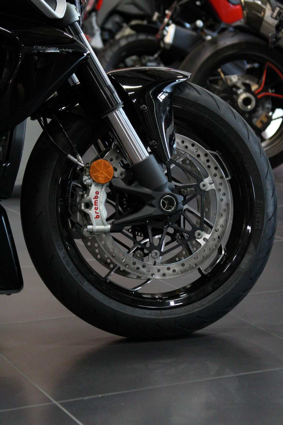 2024 Ducati Diavel V4 - Image 10