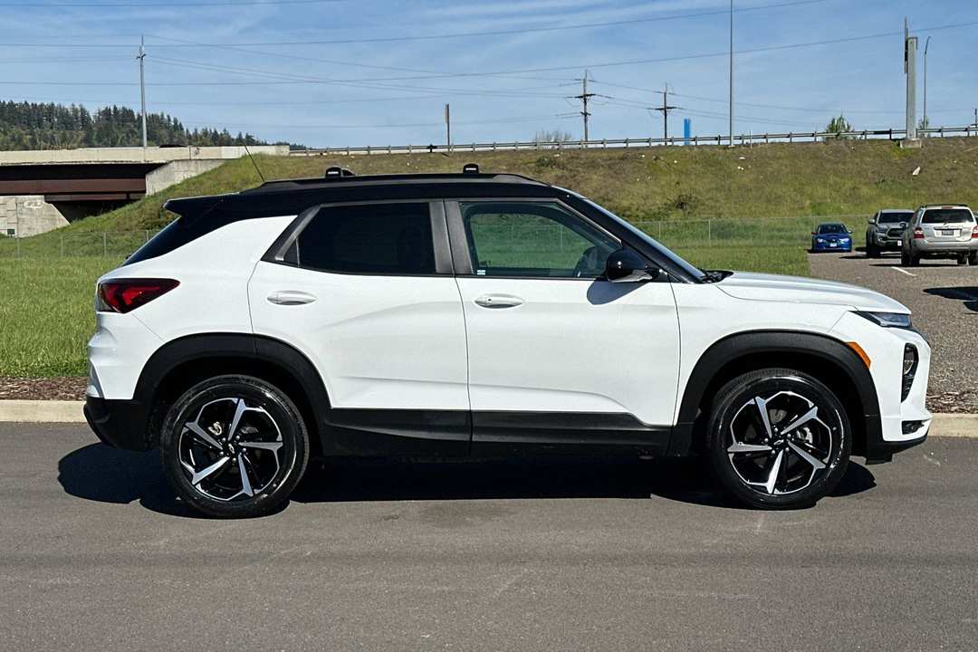 2023 Chevrolet Trailblazer RS - Image 2