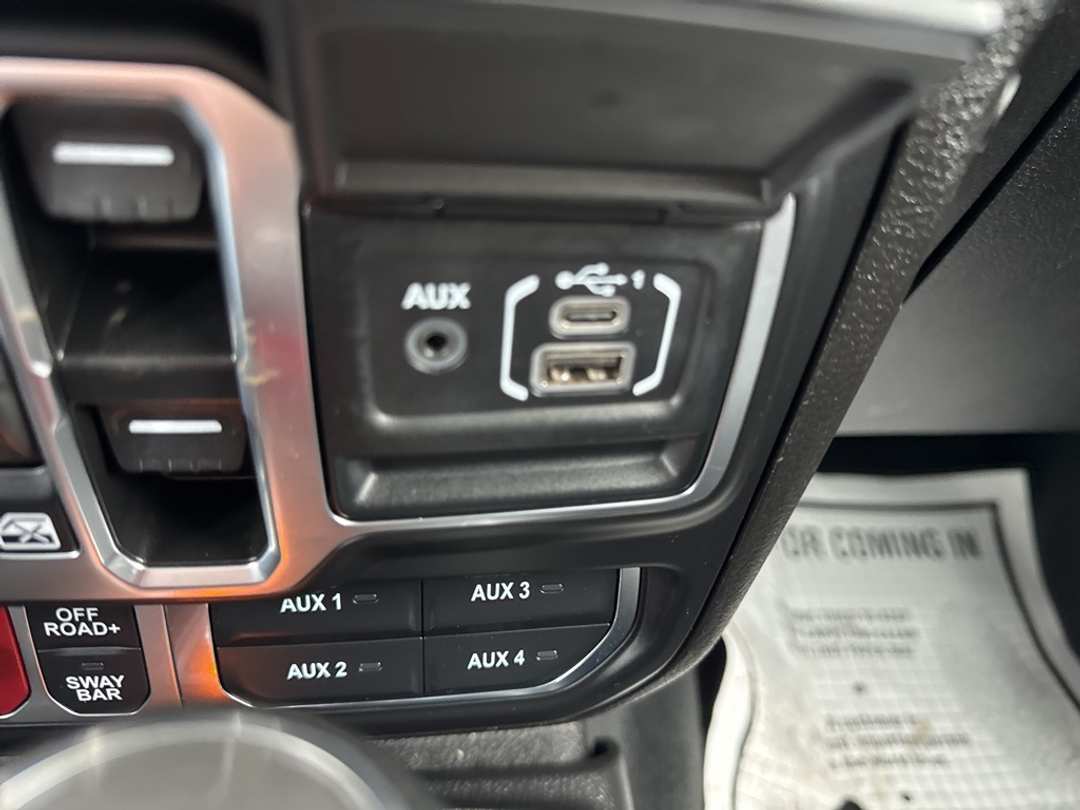 2025 Jeep Wrangler Rubicon - Image 29