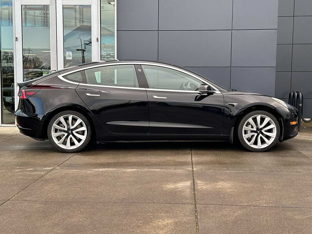 2020 Tesla Model 3 Standard Range Plus - Image 2