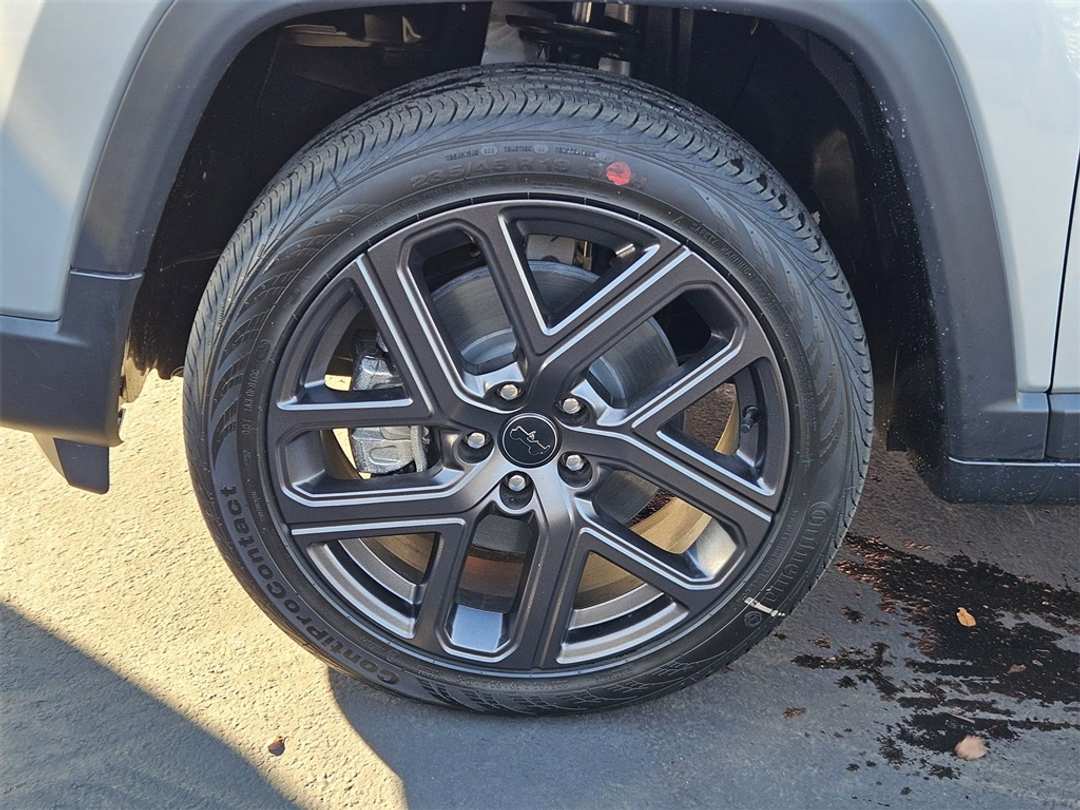 2026 Jeep Compass Latitude - Image 38