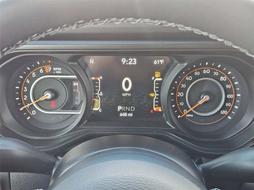 2025 Jeep Gladiator Rubicon - Image 16