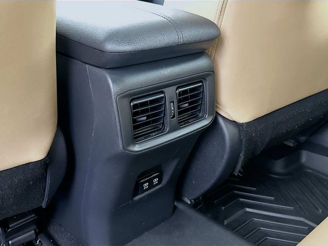 2020 Toyota Rav4 XLE Premium - Image 27