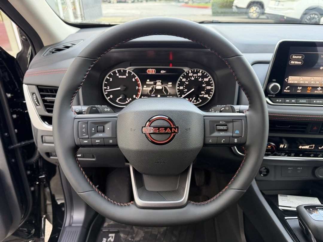 2026 Nissan Rogue Rock Creek - Image 18