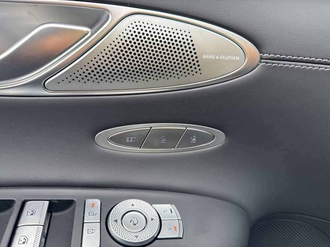 2026 Genesis Gv70 2.5T Advanced - Image 17