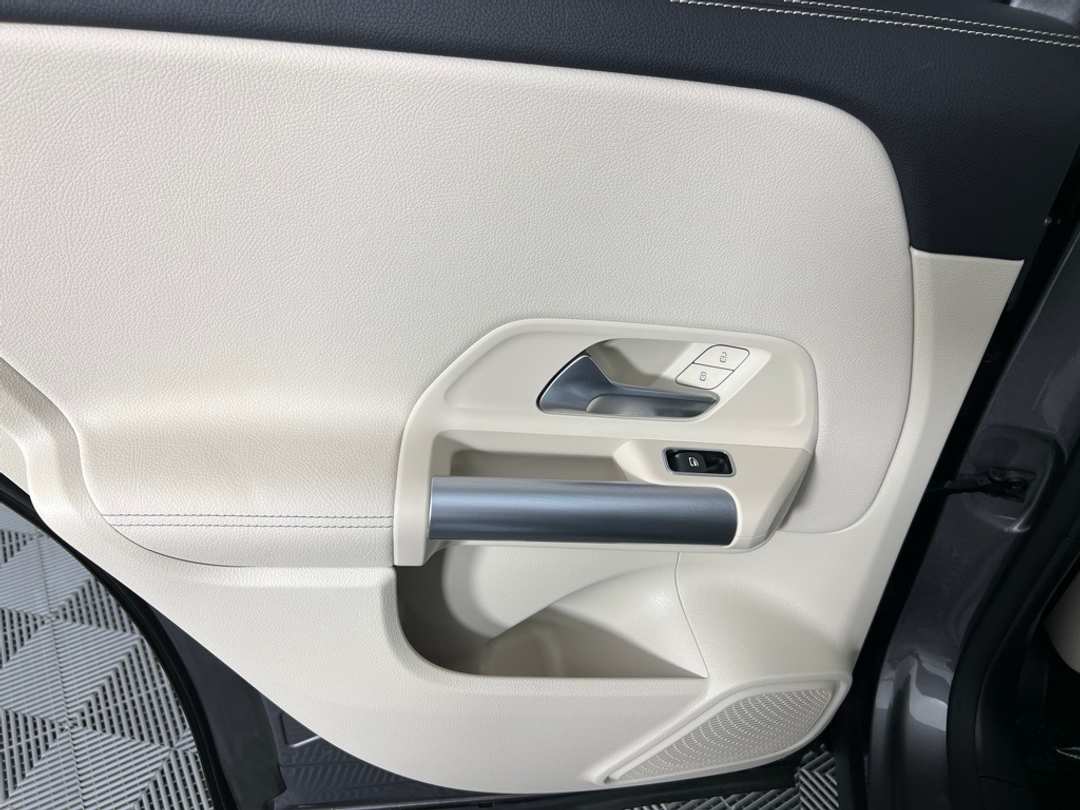 2023 Mercedes-Benz GLA GLA 250 - Image 26