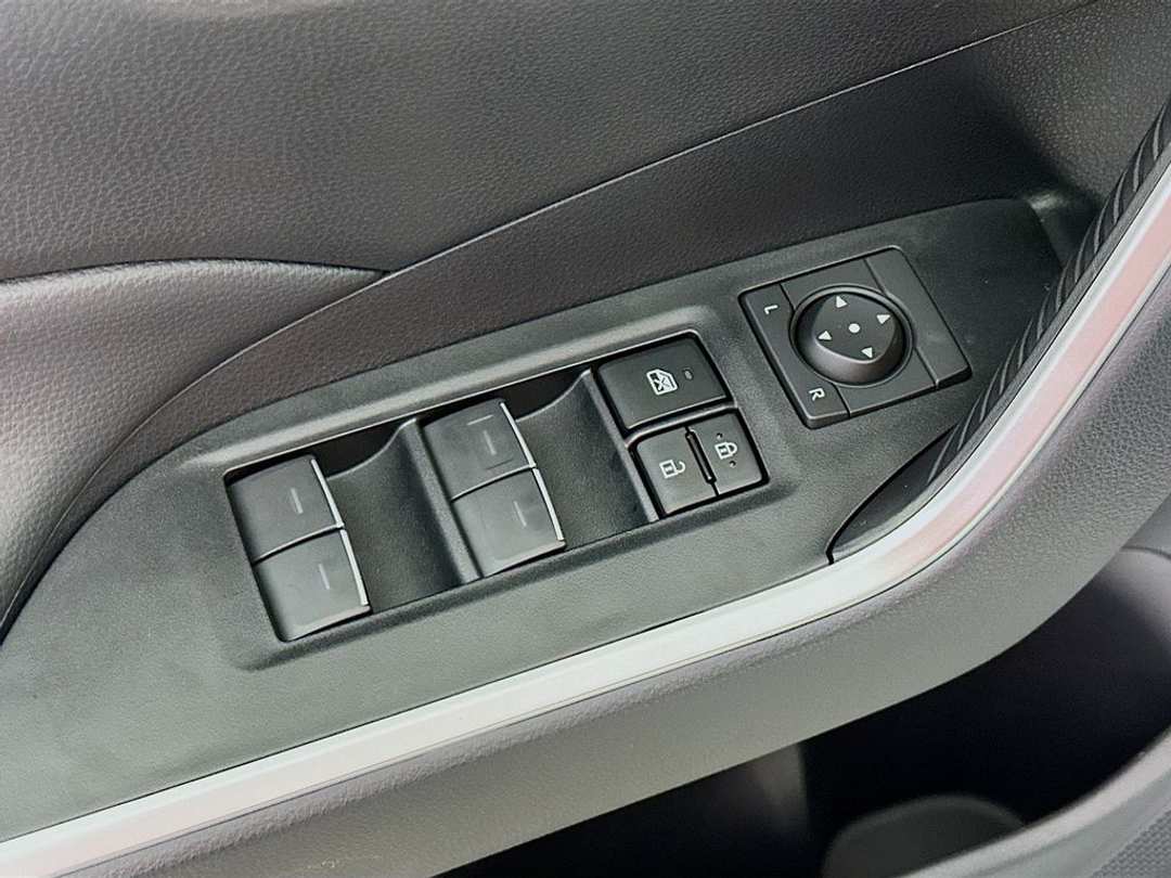 2024 Toyota Rav4 XLE - Image 19