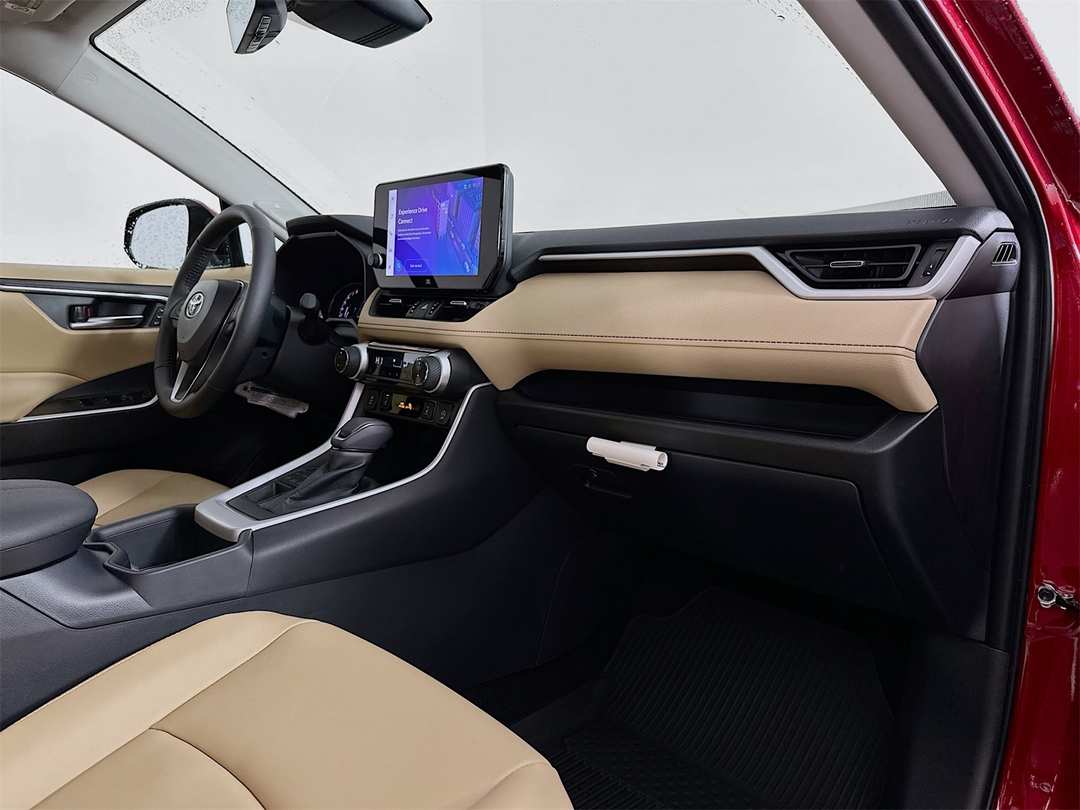 2025 Toyota Rav4 XLE Premium - Image 30