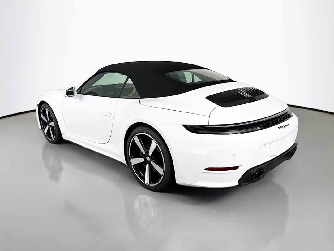 2026 Porsche 911 - Image 3