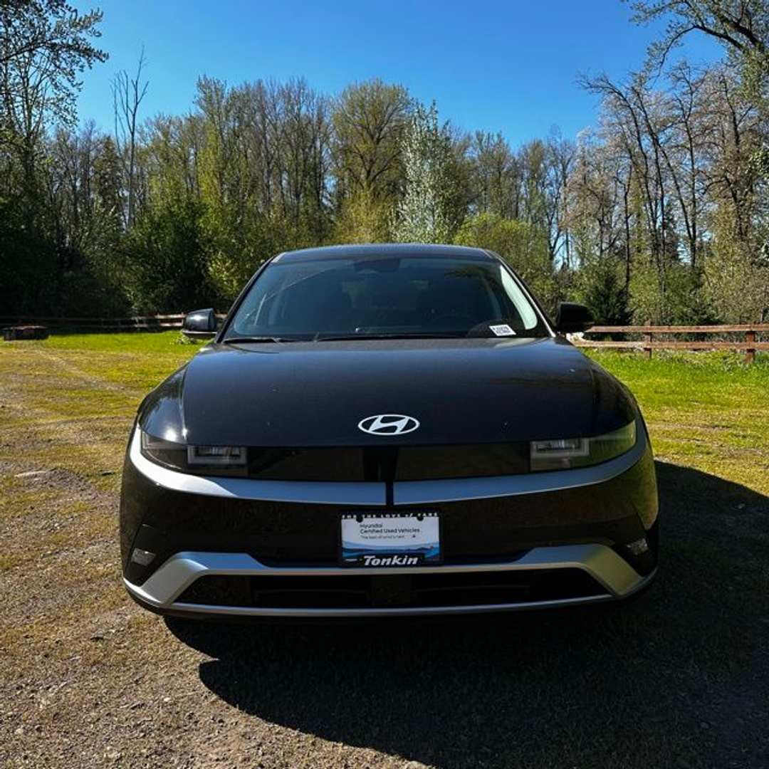 2025 Hyundai Ioniq 5 SE - Image 2