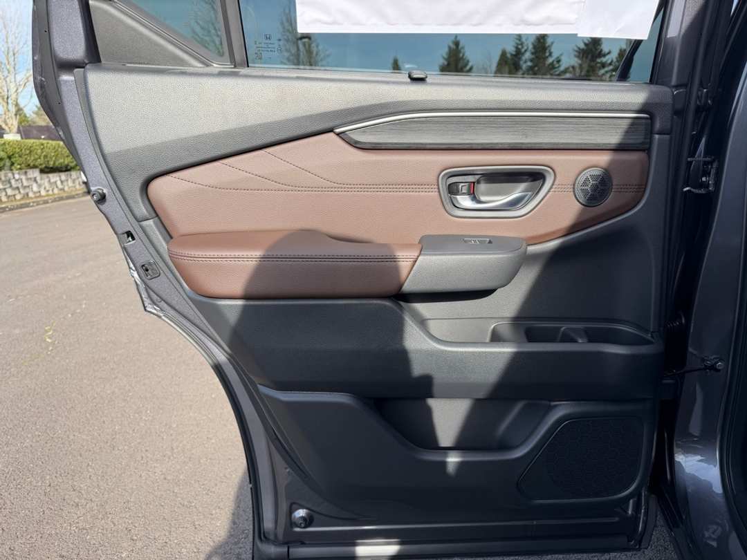 2026 Honda Pilot Touring - Image 30