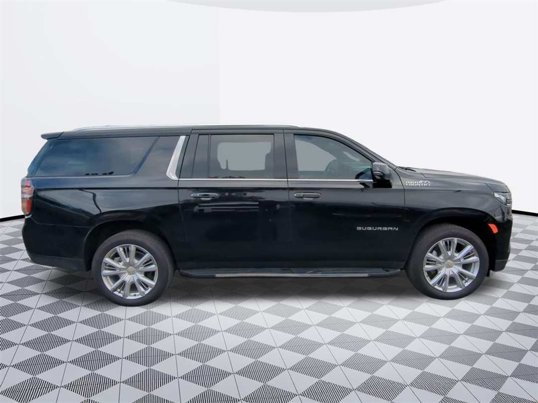 2023 Chevrolet Suburban High Country - Image 7
