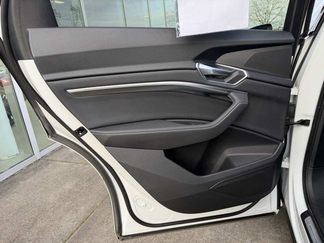 2022 Audi E-Tron sportback S line Premium - Image 28