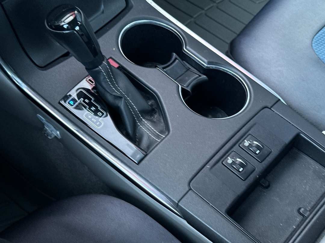 2015 Toyota Camry - Image 19