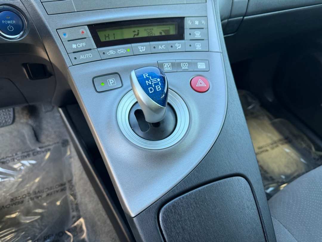 2015 Toyota Prius Two - Image 22