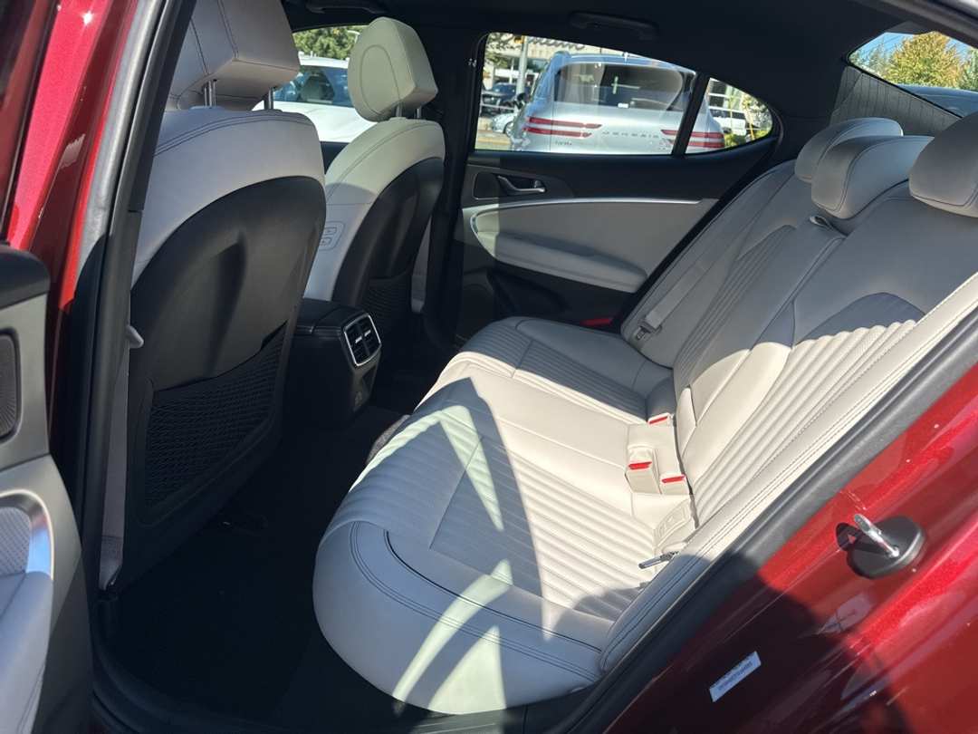 2026 Genesis G70 3.3T Sport Prestige - Image 37