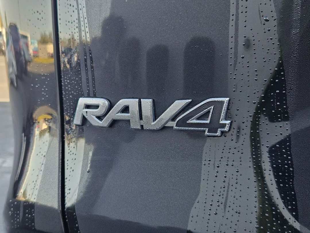 2024 Toyota Rav4 LE - Image 30