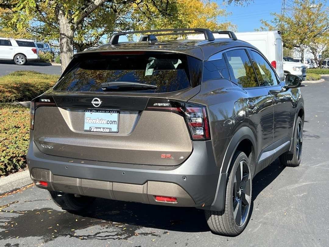 2026 Nissan Kicks SR - Image 6