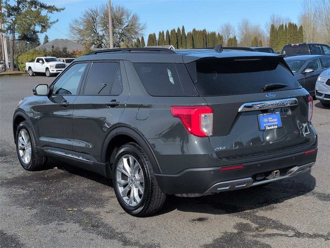 2023 Ford Explorer XLT - Image 3