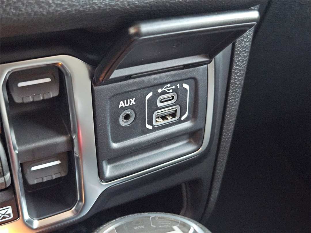 2026 Jeep Wrangler Sport - Image 25