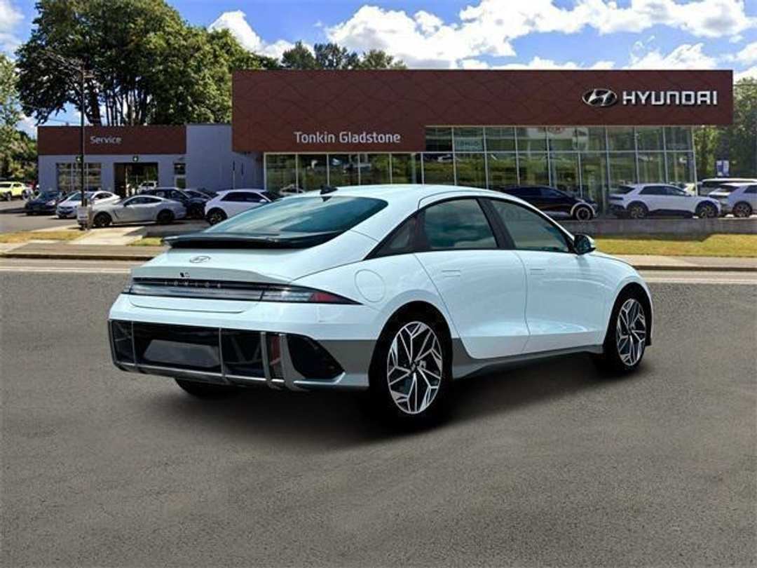 2025 Hyundai Ioniq 6 SEL - Image 7