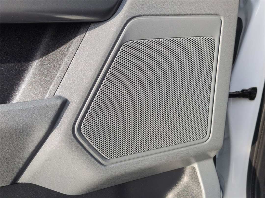 2023 Ford F-150 XL - Image 11