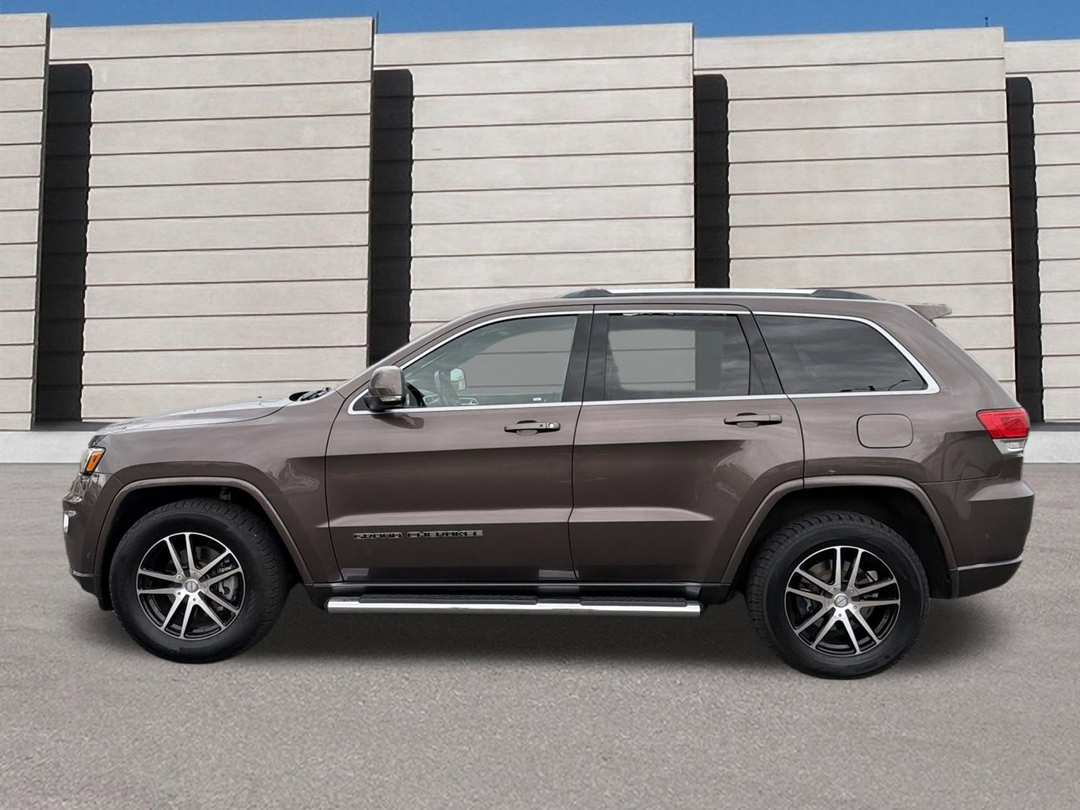 2018 Jeep Grand Cherokee Sterling Edition - Image 2