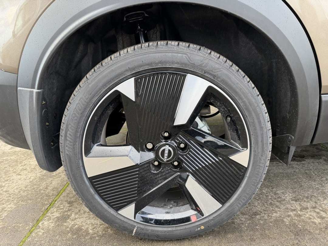 2026 Nissan Kicks SR - Image 9