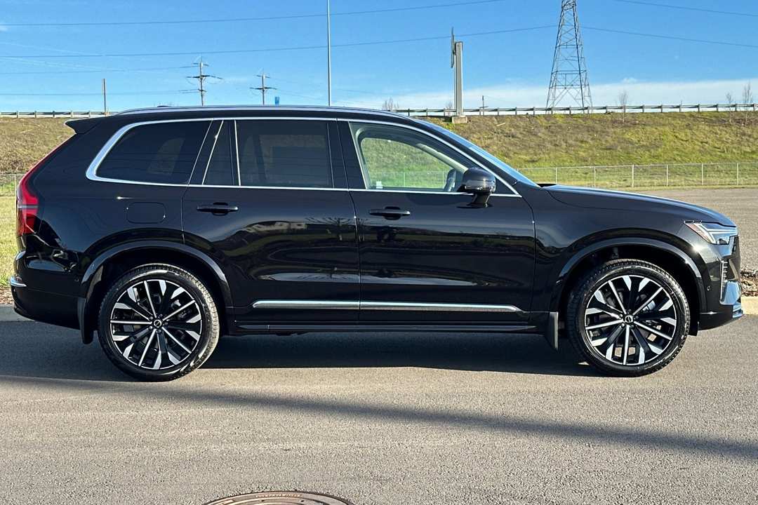 2026 Volvo Xc90 B6 Ultra - Image 2