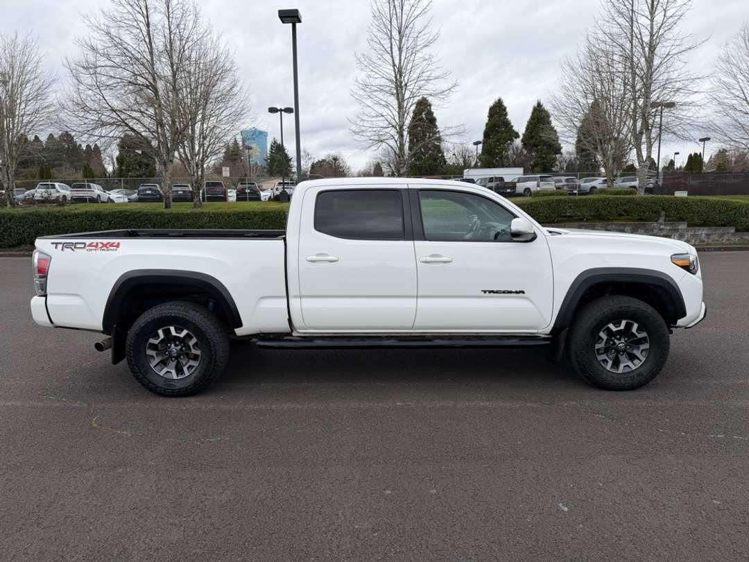 2022 Toyota Tacoma TRD OffRoad - Image 9