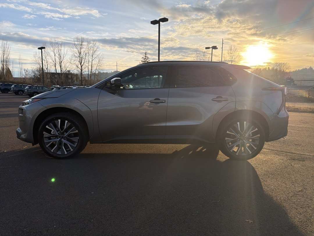 2026 Subaru Solterra Limited - Image 4