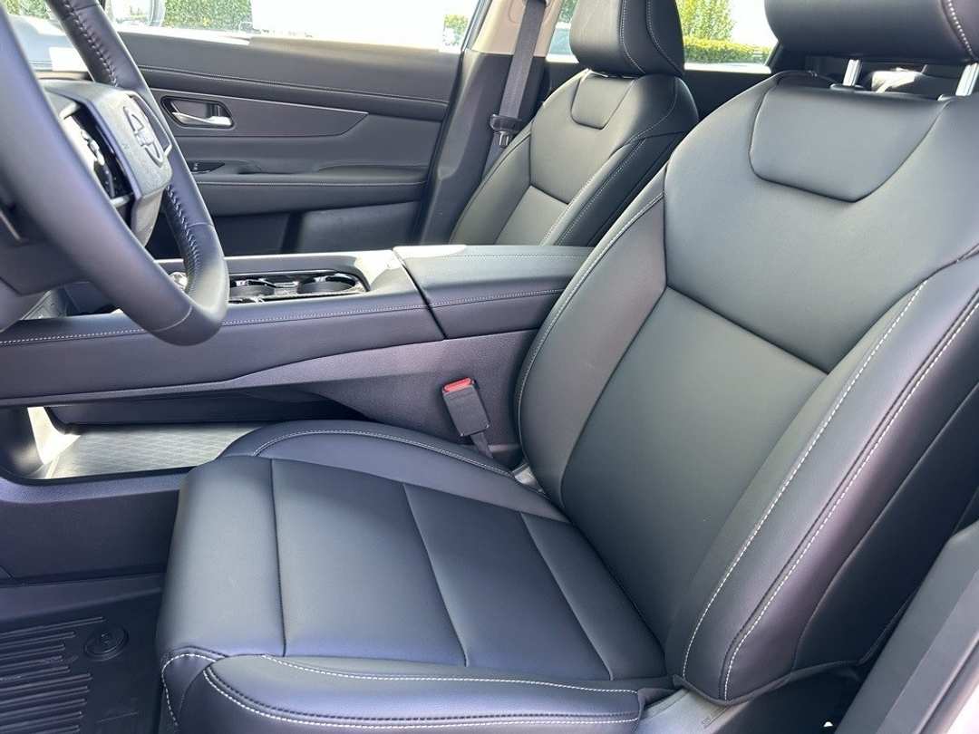 2025 Nissan Murano SV - Image 20