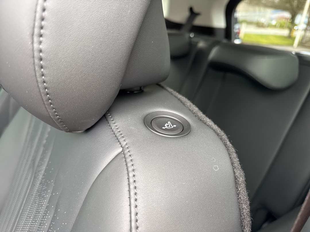 2026 Hyundai Ioniq 9 Performance Calligraphy - Image 45