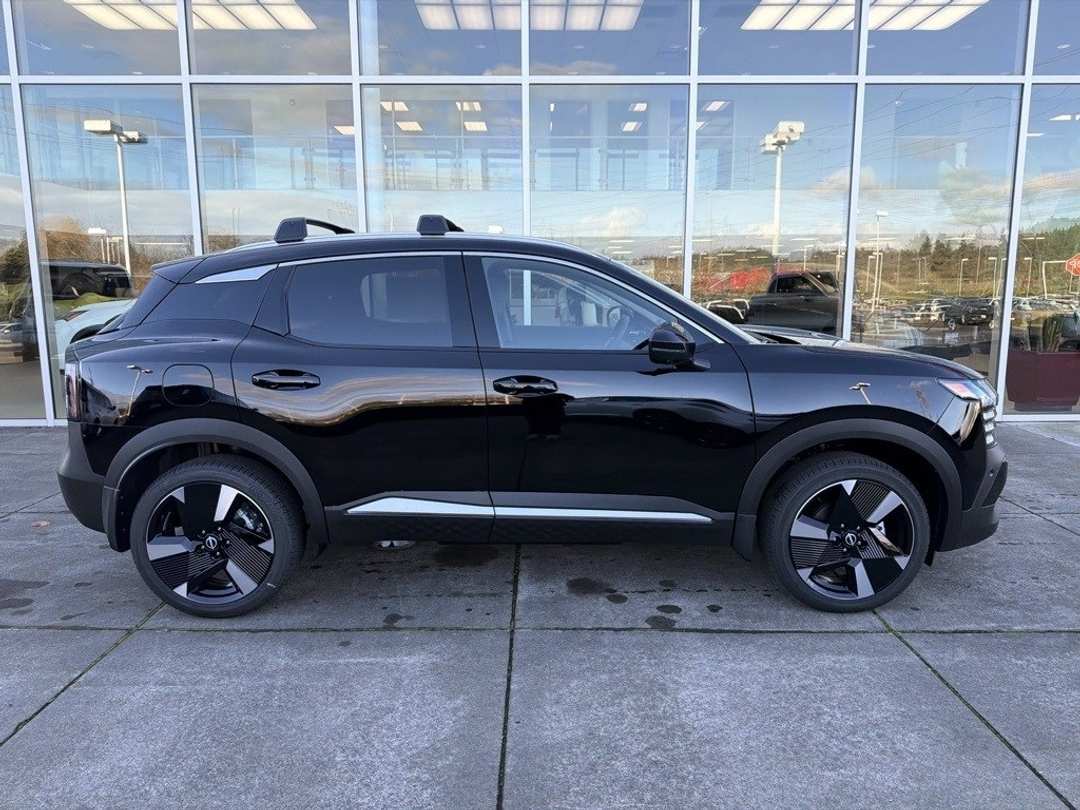 2026 Nissan Kicks SR - Image 13