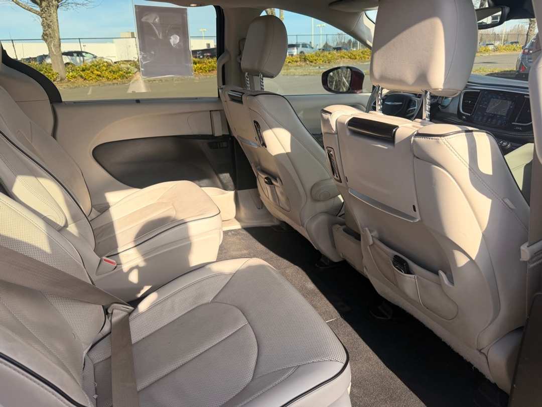 2018 Chrysler Pacifica Limited - Image 23